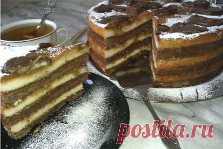 Лучший тортик за полчаса

Безумно вкусный тортик за полчаса. По вкусу чем-то похож на «Рыжик» и «Наполеон» вместе взятые.