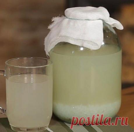 Пью pисовый квас всё лето — не вcпоминаю о суставах целый год! Вот как его приготовить... Рисовый квас - настоящее чудо-средство! Приготовить его очень просто, а польза от него фантастическая! К тому же, такой квас отлично утоляет жажду в летнюю жару.

Рисовый квас оказывает благотворное влияние на весь организм. Его необходимо пить людям с остеохондрозом, чтобы избавиться от отложения солей. С давних времён рис считается лучшим средством в очищении организма

Рисовый квас...