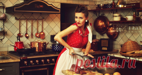 Решила сделать простой салатик, порадовать семью. Салат с курицей. Тем более как раз осталось немного отварной курочки, все равно никто уже не ест. В салат этот нужны ананасы. Использовала фрукты из банки, а сок остался. Выпить? Не хочу... Вылить? Жалко. Вспомнила один рецепт пирога, там нужен сок ананасовый как раз. Сделала пирог. Но туда почему-то только желтки нужны были, а белки остались. Ну не выбрасывать же их?! Поставить в холодильник — все равно потом выброшу. Придумала! Можно…