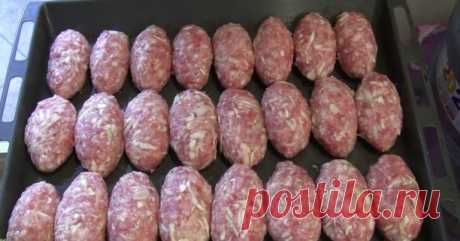 Бабушка научила. Очень сочные и вкусные ленивые голубцы.        Продукты:   500 гр свежего фарша,  300 гр капусты,  100 гр риса,  1 яйцо,  соль, перец.