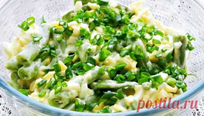 Салат «Свежесть» — вкусный и простой 


Объедение!









Ингредиенты
Стручковая фасоль — 300 гр.Зеленый лукЯйца — 3 шт.Сыр — 100 гр.Чеснок — 2 зубчикаМайонезСоль
Приготовление:
 
Яйца сваренные вкрутую нарезаем маленькими кубиками.Опу…