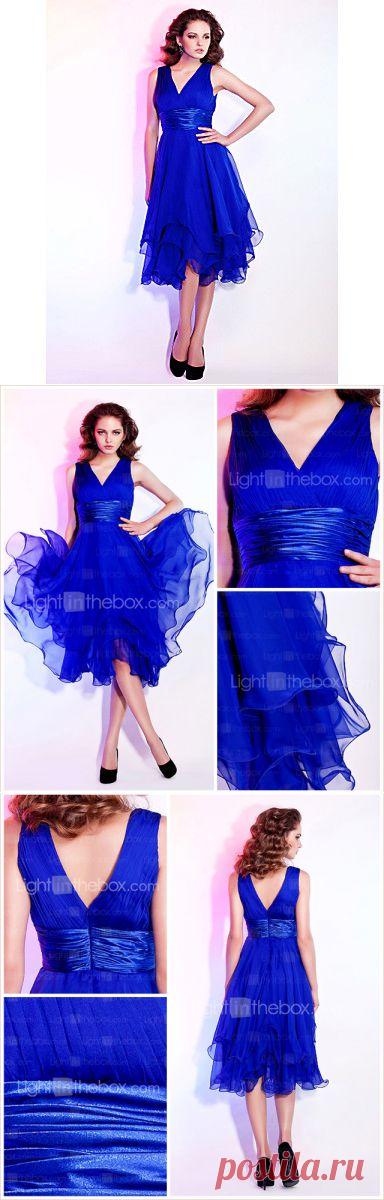 Платье коктейльное из шифона с плиссированным лифом и V-образным вырезом, длина до колен, А-силуэт - RUB p. 3 303,68