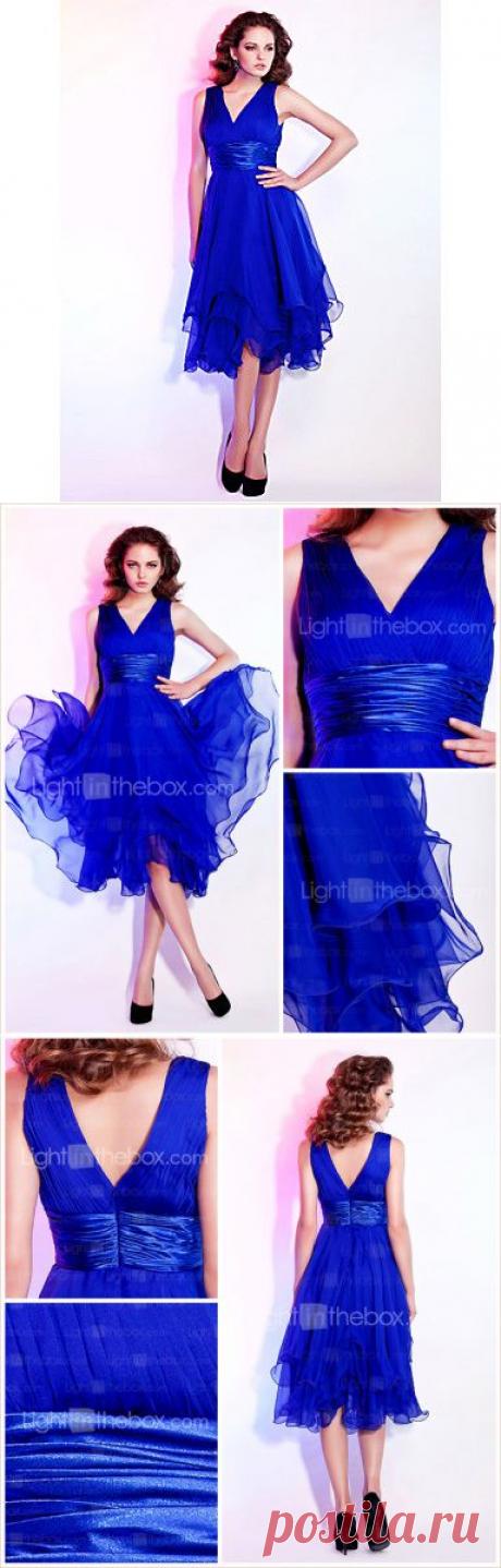 Платье коктейльное из шифона с плиссированным лифом и V-образным вырезом, длина до колен, А-силуэт - RUB p. 3 303,68