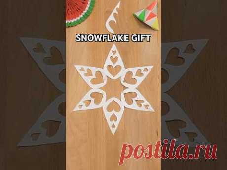 HOW TO CUT A SNOWFLAKE AS A GIFT | CHRISTMAS CRAFTS INCLUDING ART