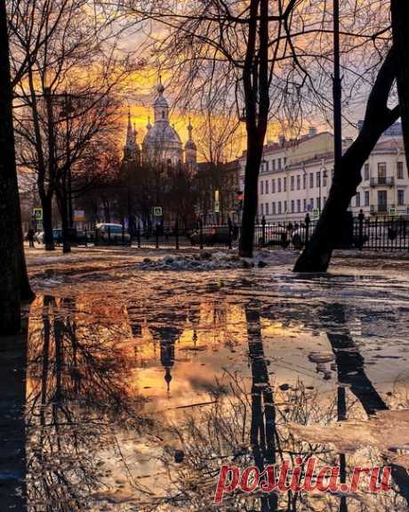 Прогноз погоды в Петербурге.

Сегодня в городе ожидается переменная облачность, днём до -1°C, ночью до -8°C. Завтра и в среду температура будет до -3°C — пасмурно, ночью до -6°C.

В четверг и пятницу обещают переменную облачность, днём до -4°C, ночью же до -12°С.