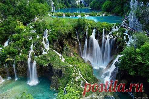 Красивые водопады
Поговорим за жизнь
Жара и вода - это красиво