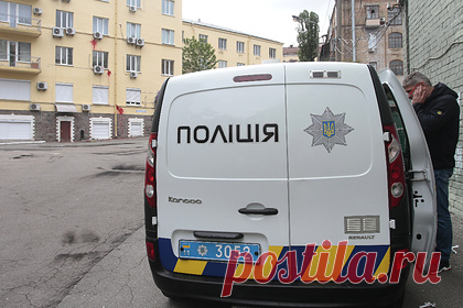 На Украине произошла резня из-за языка. В Запорожской области неизвестный убил 26-летнего чемпиона по джиу-джитсу Николая Балабатько. По словам отца молодого человека, на сына напал пьяный житель Луганска из-за того, что Николай говорил на украинском языке. В полиции Запорожской области пока не прокомментировали данный инцидент.
