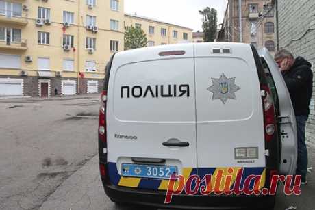 На Украине произошла резня из-за языка. В Запорожской области неизвестный убил 26-летнего чемпиона по джиу-джитсу Николая Балабатько. По словам отца молодого человека, на сына напал пьяный житель Луганска из-за того, что Николай говорил на украинском языке. В полиции Запорожской области пока не прокомментировали данный инцидент.