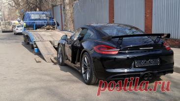 Автомобили Porsche превратились в &quot;кирпичи&quot; в России. Audi и Volkswagen - в зоне риска. Системный сбой, который накануне обездвижил сотни автомобилей Porsche в России, грозит автомобилям всех брендов немецкой группы Volkswagen, выяснила &quot;Газета.Ru&quot;. Владельцы переставших заводиться немецких машин вынуждены обращаться к хакерам для удаления VIN-номеров из базы немецкого автопроизводителя. О внезапной проблеме с &quot;окирпичиванием&quot; иномарок в России – в материале…