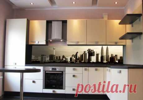 СТЕКЛЯННЫЕ ПАНЕЛИ С ПРИНТАМИ ДЛЯ КУХНИ