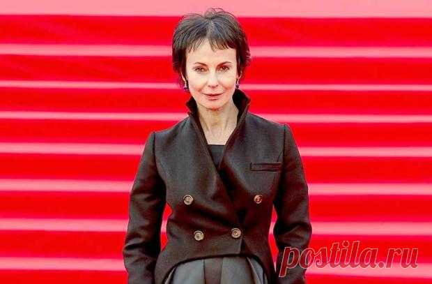 Ирина Апексимова отмечает день рождения: творческие успехи и личная жизнь известной актрисы