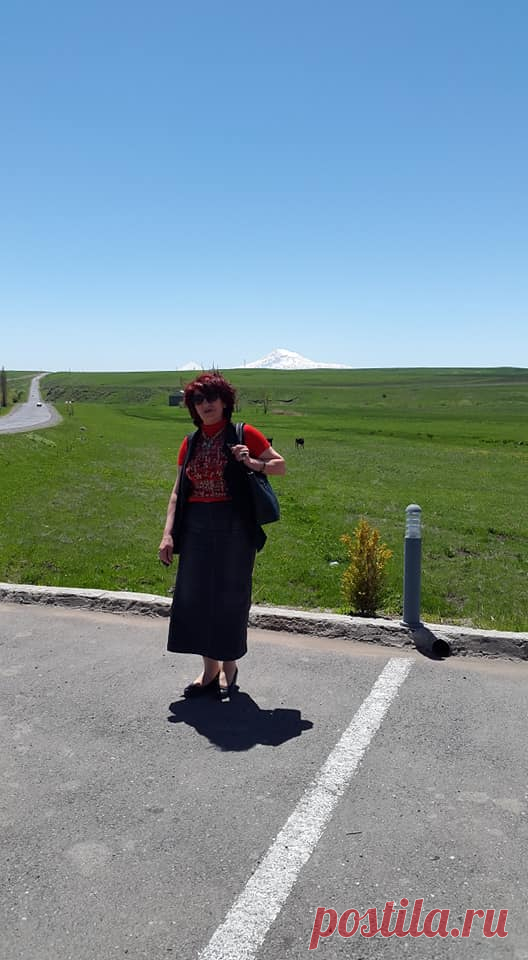 Հայոց հսկաների`ԱՐԱՐԱՏԻ եւ ԱՐԱԳԱԾԻ հովանու ներքո🌼
Ծանրաբեռնված ու հոգնեցուցիչ աշխատանխային խորհրդակցությունից հետո օրն առավել հաճելի ավարտ ունեցավ: Գործընկերներիս հետ ոչ միայն հաճելի ժամանակ անցկացրինք,այլև հիշողության գիրկն ուղարկվող գեղեցիկ լուսանկարներ ունեցանք մայիսյան ծաղկունք ապրող հայրենի Ապարանիս գեղատեսիլ բնաշխարհի գրկում`բիբլիական հաոց լեռների վեհաշուք տեսքով զմայլված.....