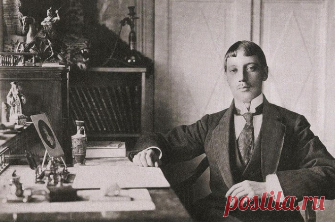 За что расстреляли русского поэта Николая Гумилева 3 августа 1921 года петроградскими чекистами арестован русский поэт Николай Гумилёв.