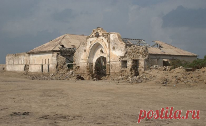 Фантастические руины заброшенных остров / Туристический спутник