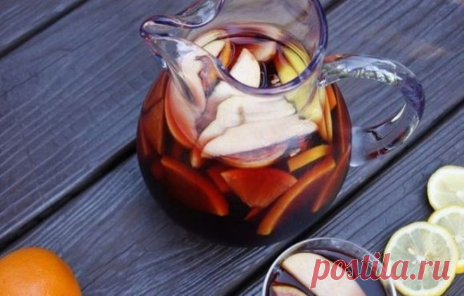 Сангрия с апельсинами, лимонами и яблоками