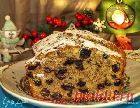 Черный рождественский кекс, рецепт с ингредиентами: изюм черный, голубика, коньяк \ 
изюм черный 200 г==голубика 100 г==коньяк 100 мл==миндаль жареный 100 г==сливочное масло 180 г==сахар 100 г==соль 1 щепотка==яйца куриные 3 шт.==мука 250 г==гвоздика молотая 1 ч. л.==имбирь молотый 1 ч. л.==корица молотая 1 ч. л.==мускатный орех молотый 1 ч. л.==разрыхлитель 2 ч. л.==апельсины 1 шт.