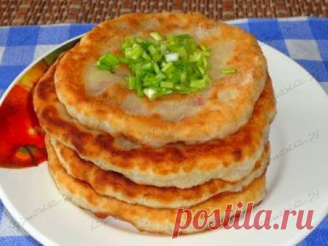 Лепешки с колбасой и зеленью - Кормежка.ру