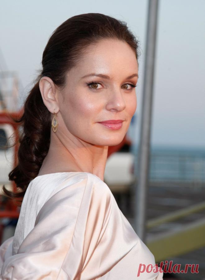 Сара Уэйн Кэллис, 1 июня, 1977