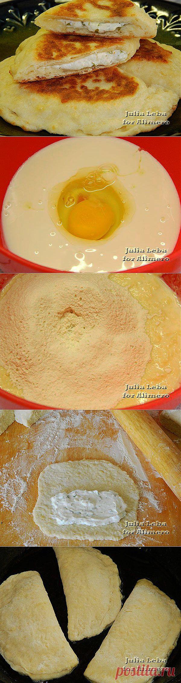 Воздушные сырные лепёшки с творожной начинкой / Рецепты с
