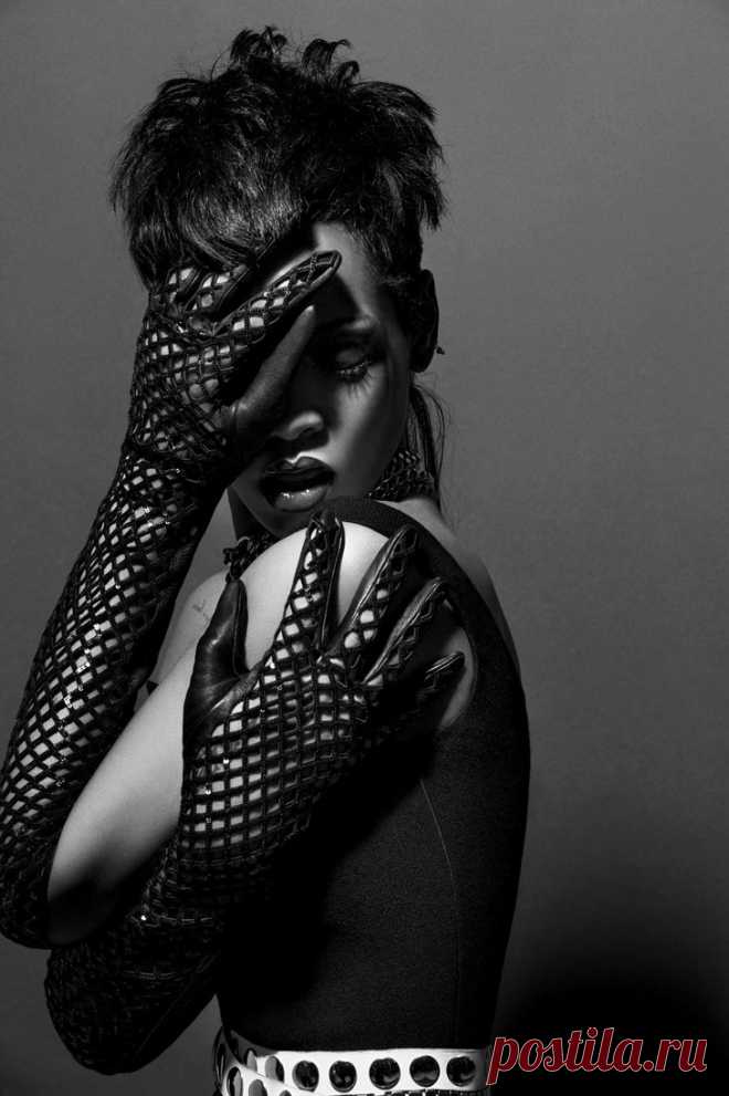 Рианна (Rihanna) в фотосессии Инес ван Ламсвеерде (Inez van Lamsweerde) и Винуда Матадина (Vinoodh Matadin) для журнала 032c (осень-зима 2013-2014)