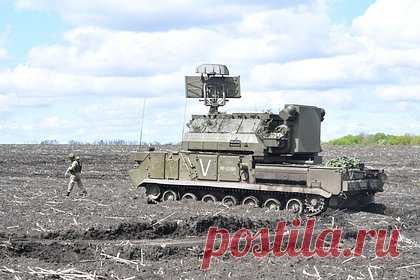 В Минобороны объяснили принципы выбора целей для ракетных ударов по Украине. Планирование ракетных ударов высокоточным оружием по Украине проводится на основе многократно проверенных и подтвержденных данных, чтобы исключить поражение гражданских и культурно-исторических объектов. Принципы выбора целей журналистам объяснили представители Минобороны России.