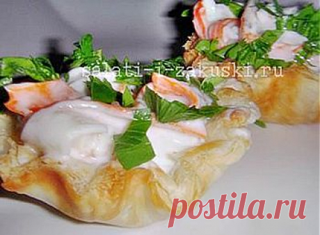 Корзиночки с крабовыми палочками и яблоком | ГУРМАН