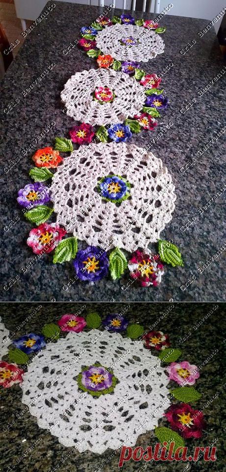 ПРАЗДНИЧНАЯ САЛФЕТКА - ДОРОЖКА .