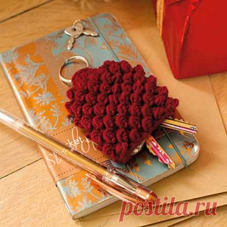 Raspberry Key Cover pattern by Kyoko Nakayoshi 
Raspberry-inspired key cover is worked in flat knitting using textured bobble stitch.
 Inspiration: Raspberry Buddha
Что больше всего любят дети?
Конечно же, мультики.
Именно в этом разделе мы собрали разнообразные зарубежные и отечественные мультфильмы.
Среди огромного выбора, обязательно найдется тот, который особенно полюбится Вашему чаду.
Если у Вас много дел или просто хочется отдыхать, а ребенок просит постоянного внимания, а если его нет, …