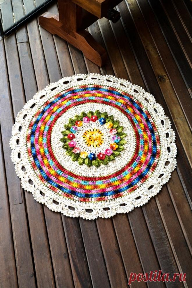 Яркий круглый коврик крючком. Схема. / knittingideas.ru