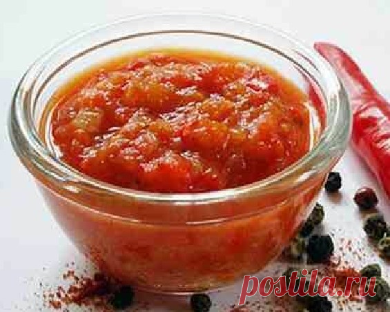 Кабачок по-белорусски Кабачок по-белорусски, приготовленный в домашних условия, по способу приготовления очень напоминает аджику. Такую вкусную заготовку можно сделать из овощей прямо с грядки. Подавайте закуску как дополнение к основному блюду, с хлебом или хлебцами.