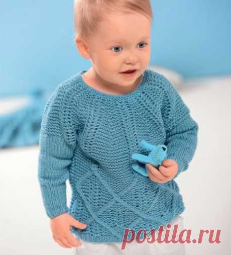 Интересный #джемпер с несложными, но эффектными узорами и оригинальной кокеткой с ажурными «дорожками».

Размер
56/62 (68/74) 80/86

Вам потребуется
Пряжа (100% овечьей шерсти; 105 м/50 г) — 150 (200) 250 г пастельно-бирюзовой; спицы и круговые спицы №4 и 4,5.

Узоры и схемы

Резинка
Попеременно 1 лицевая, 1 изнаночная.

Платочная вязка
Лицевые и изнаночные ряды вязать лицевыми; в круговых рядах: попеременно 1 круг.р. — лицевые петли, 1 круг.р. — изнаночные петли.

Лицевая...