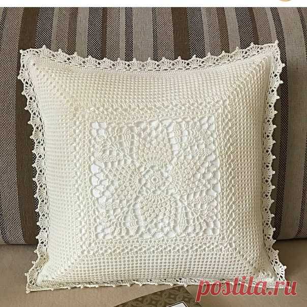 Вязаная крючком наволочка на подушку
#crochet #крючком #подушки
