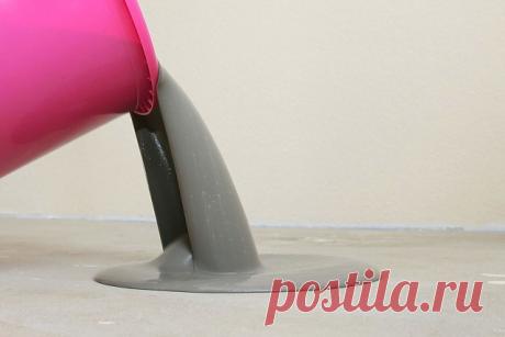 Самовыравнивающийся пол своими руками

Выравнивание полов это сложная и довольно трудоемкая работа, но появление самовыравнивающихся смесей для пола очень облегчило подобную работу. И теперь самовыравнивающийся пол своими руками может сделать даже неподготовленный человек.

Самовыравнивающий жидкий пол, растекаясь, образует ровную, идеально гладкую и прочную поверхность. Самовыравнивающиеся полы просто идеальная основа под последующую укладку различных напольных покрытий. ...