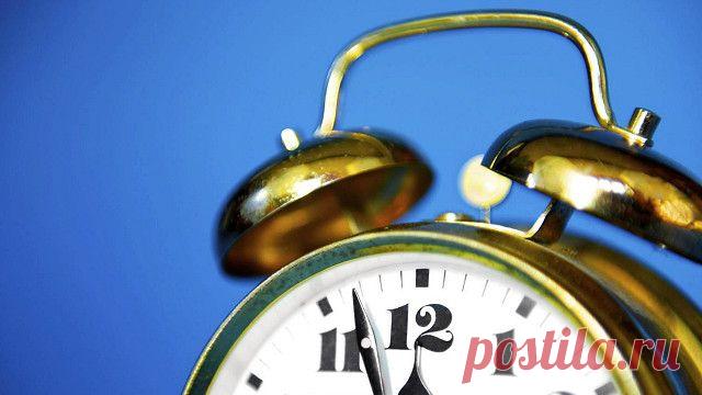 Правда ли, что с возрастом человеку требуется меньше времени на сон - BBC News Русская служба