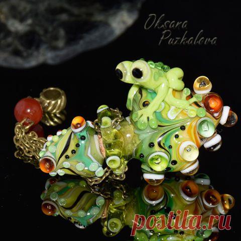 Украшения, выплавленные из стекла. Мастер Оксана Пужалова
