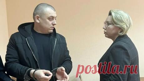 Сибирскому борцу с коррупцией дали 4 года за крышевание подпольных казино. В Новосибирске экс-глава отдела экономической безопасности и противодействия коррупции (ОЭБиПК) городского УМВД Андрей Хомин приговорен к четырем годам колонии и штрафу в 16,5 млн рублей. Об этом сообщила региональная пресс-служба судов ...