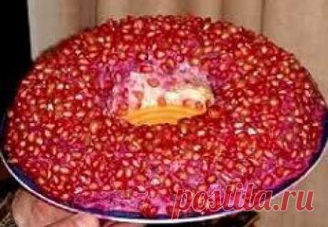 гранатовый браслет с говядиной , с орехами.