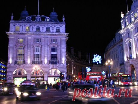 Воспетая Лаймой Вайкуле улица Лондона Пикадилли (Piccadilly) приютила множество интересных заведений – от театров до фешенебельных отелей и ресторанов. Широкая и оживленная улица в вечернее время эффектно подсвечивается огнями, привлекая туристов 24 часа в сутки.
