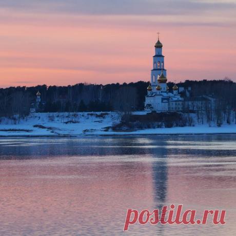 Поиск на Постиле: мнастыри России