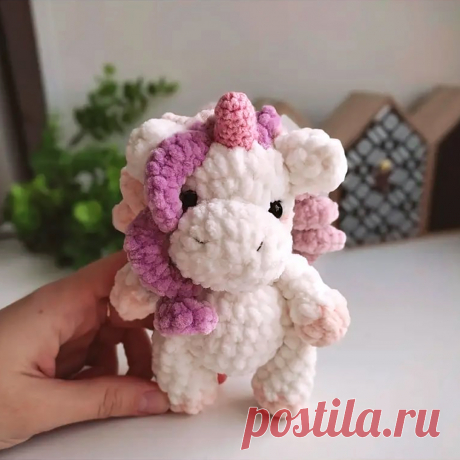 PDF Единорожка с ладошку крючком. FREE crochet pattern; Аmigurumi animal patterns. Амигуруми схемы и описания на русском. Вязаные игрушки и поделки своими руками #amimore - плюшевый единорог, маленькая единорожка из плюшевой пряжи.