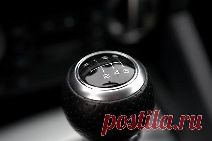 Названы преимущества и недостатки разных приводов у автомобиля. Автомобильный эксперт Егор Васильев рассказал, как с учетом зимнего фактора правильно выбрать привод для автомобиля. По его словам, каждый из приводов имеет свои преимущества и недостатки. Он отметил, что наиболее опасными для езды зимой являются машины с полным приводом.