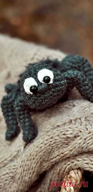 PDF Паучок крючком. FREE crochet pattern; Аmigurumi toy patterns. Амигуруми схемы и описания на русском. Вязаные игрушки и поделки своими руками #amimore - паук, маленький паучок.
