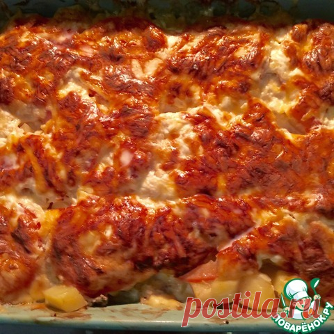 Картошка с мясом "Ленивая Саша"

картофель	— 5 шт.
свинина	(я взяла 300 свинины и 150 грамм телятины) — 400 гр.
сметана	— 3 ст. л.
сыр твердый	— 150 гр.
помидор	— 2 шт.
приправа	(ваша любимая) — 1 ст. л.
чеснок	— 2 зуб.
молоко	— 80 мл.

Через 60 минут достаём, делаем 6 дырочек, заливаем в них молоко, уменьшаем температуру до 150* С. и ставим ещё на 20 минут.