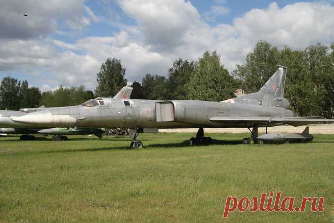 Бомбардировщик ОКБ Мясищева - 3МД с двигателями ВД-7Б. Является