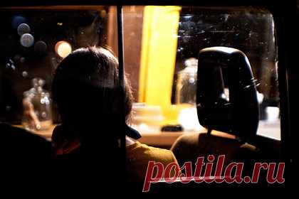 Недовольство подростка купленной родителями машиной разозлило пользователей сети. Подросток пожаловалась на автомобиль, который ей подарили родители в честь 18-летия, и разозлила пользователей сети. Присцилла фон Уэббер (Priscilla Von Webber) разместила в соцсети короткий ролик, в котором выразила свое недовольство из-за подарка членов семьи. Речь идет о коричневом минивэне.