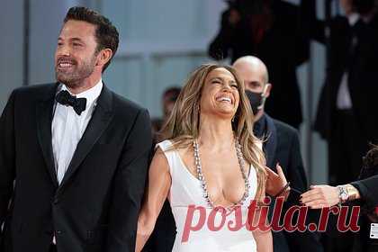 Дженнифер Лопес заметили с Беном Аффлеком и его бывшей женой. Американскую актрису и поп-исполнительницу Дженнифер Лопес и ее мужа актера Бена Аффлека заметили в компании его бывшей жены, актрисы Дженнифер Гарнер. По данным издания, артисты собрались вместе, чтобы посетить музыкальное событие с участием младшей дочери Аффлека и Гарнер Серафины.