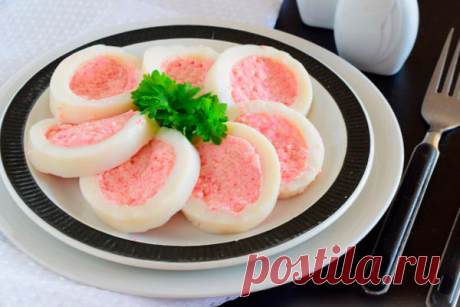 Кальмар, фаршированный крабовыми палочками