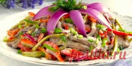 САЛАТ *ПО-СТРОГАНОВСКИ* С МЯСОМ И МАРИНОВАННЫМИ ШАМПИНЬОНАМИ