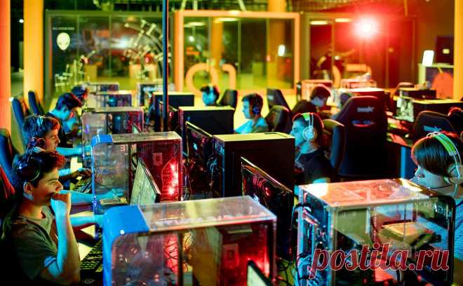 Аналитики оценили падение российского рынка онлайн-игр в 80%. Российская ассоциация электронных коммуникаций оценила падение рынка онлайн-игр в 80% по итогам года. Динамику обеспечил отток мейджоров и релокация российских студий. Но аналитики считают, что отрасль быстро восстановится