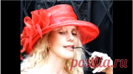 Джемма Халид - Девушка из Нагасаки 
Очаровательное исполнение этой песни! Бережное и трогательное... Женский взгляд на эту печальную историю. Заезженная плоская песенка вдруг заиграла красками и неожиданной экспрессией, откуда-то появи…